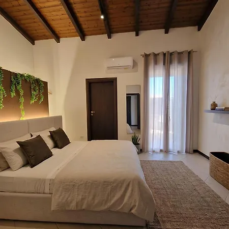 Domus Dea Scordia Apartamento *